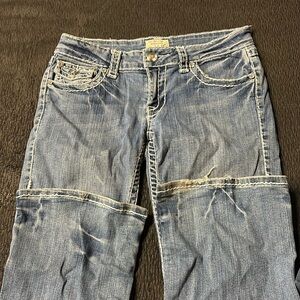 LA idol blue jeans with white, heavy stitching